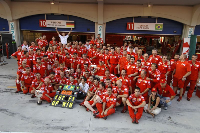 Ferrari-team-1.jpg