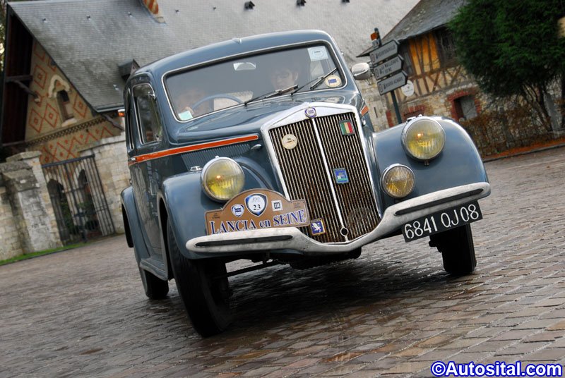 Lancia en Seine pour ses 100 ans sur la scène automobile