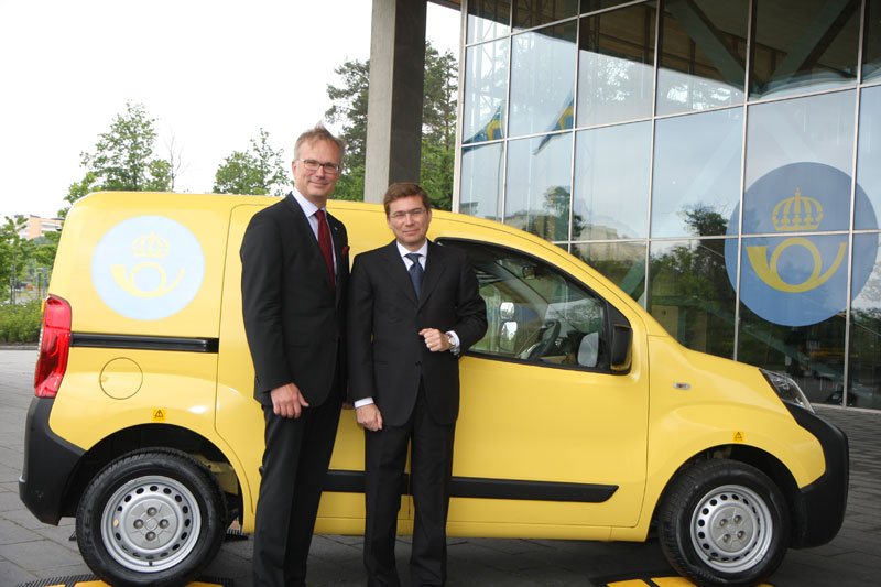 Andreas Falkenmark, directeur de Posten, et Lorenzo Sistino, directeur de Fiat Automobiles et Fiat Professional