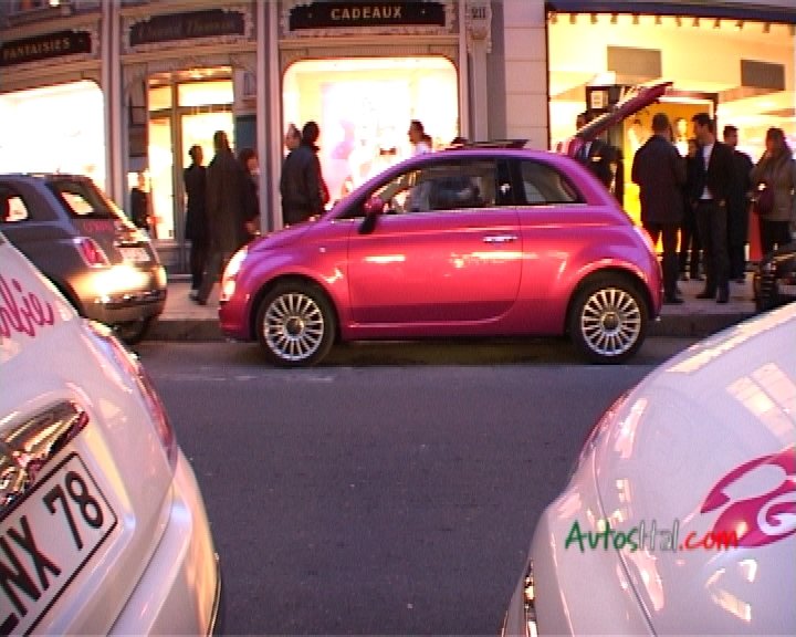 La Fiat 500 Barbie à Paris, chez Colette