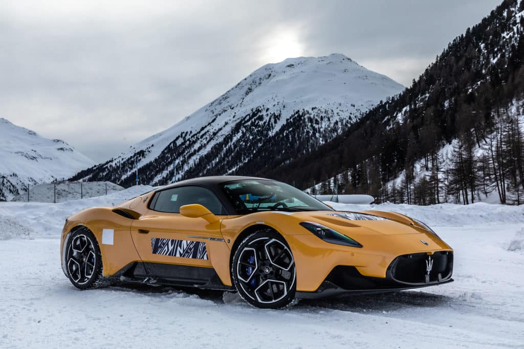 La Maserati MC20 en test à la neige
